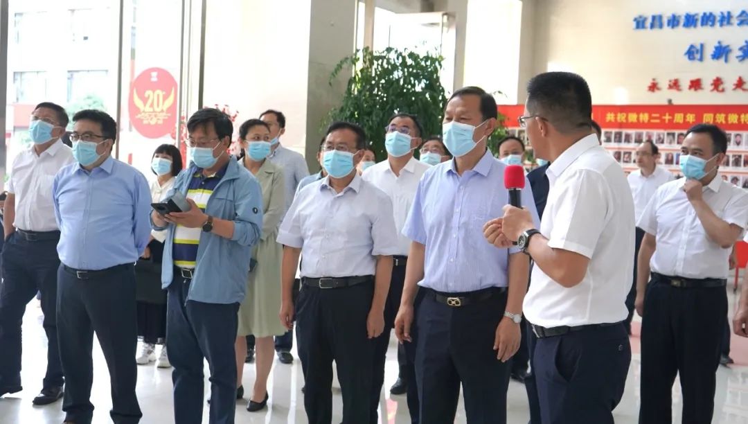马国强率部分全国人大代表、省代表来微特调研科技创新工作